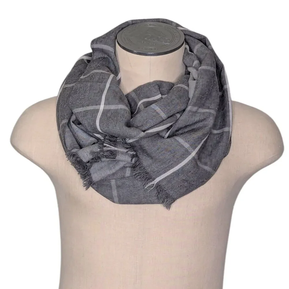 Banana Republic Extra Fine Merino Wool Plaid Scarf One Size Gray Wide Fringed